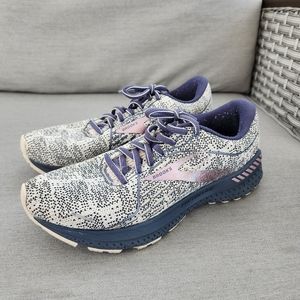 Brooks Adrenaline size 8